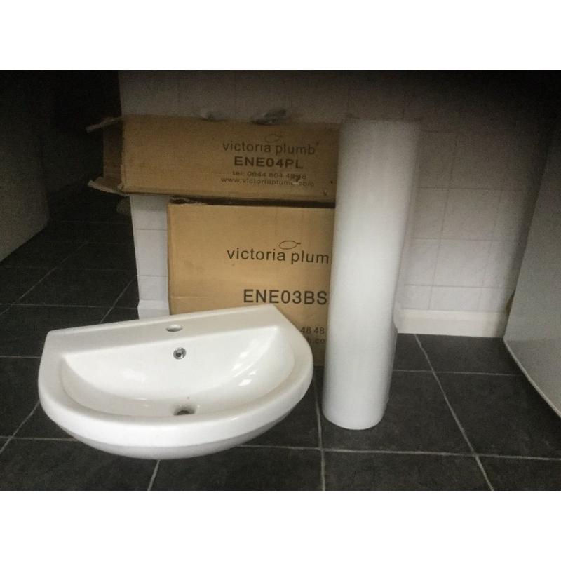 Brand New Victoria Plumb bathroom Sink and Pedestal
