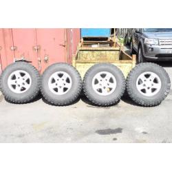 DEFENDER ALLOY WHEELS WITH MUD TERRAIN TYRES
