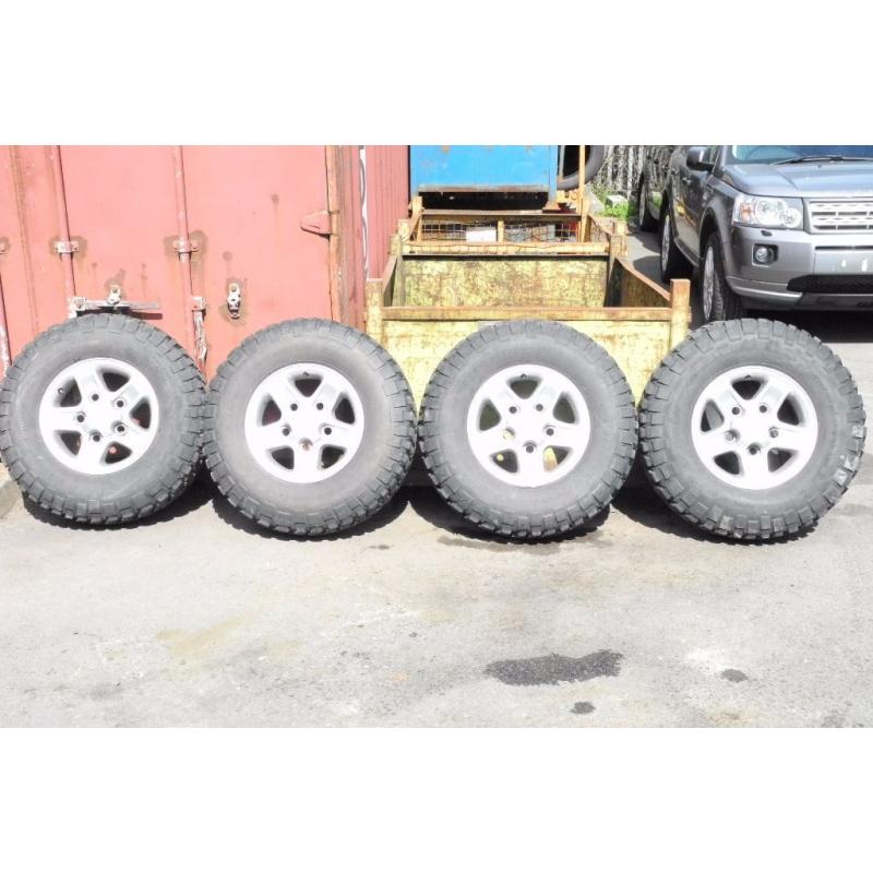 DEFENDER ALLOY WHEELS WITH MUD TERRAIN TYRES