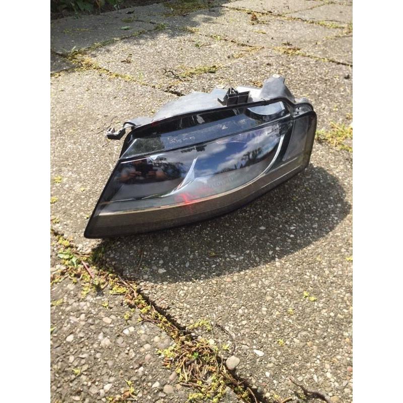 Audi A4 b8. Front and rear lights. No scratches fully working