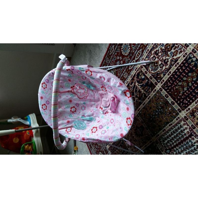 Bright start Baby bouncer for sale. Very good condition. Hardly used. Immediate pick up.