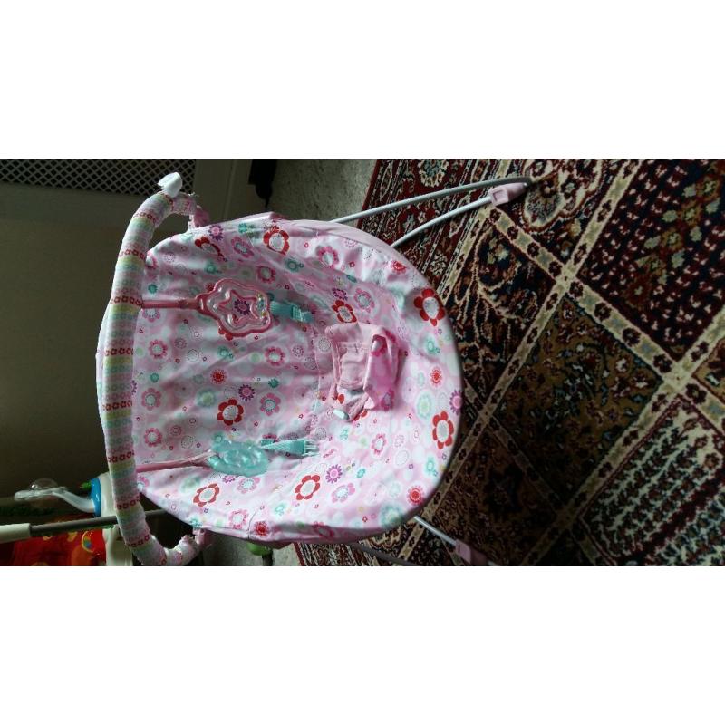 Bright start Baby bouncer for sale. Very good condition. Hardly used. Immediate pick up.