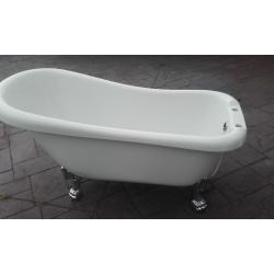 FREE STANDING ROLL TOP BATH