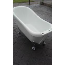 FREE STANDING ROLL TOP BATH