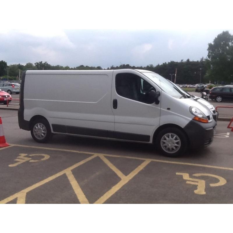 RENAULT TRAFIC LONG WHEEL BASE 2005 LL29 DCI 100. V/CLEAN ATTRACTIVE COND. WITH SERVICE HISTORY ETC.