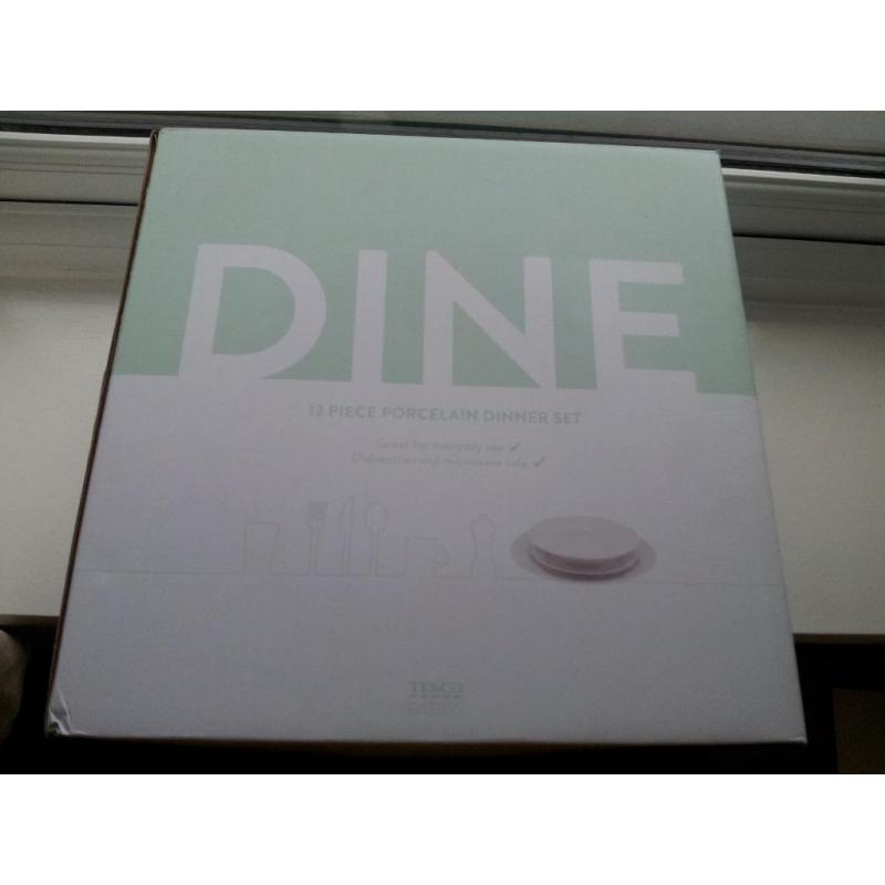Dinner set (Brand New)