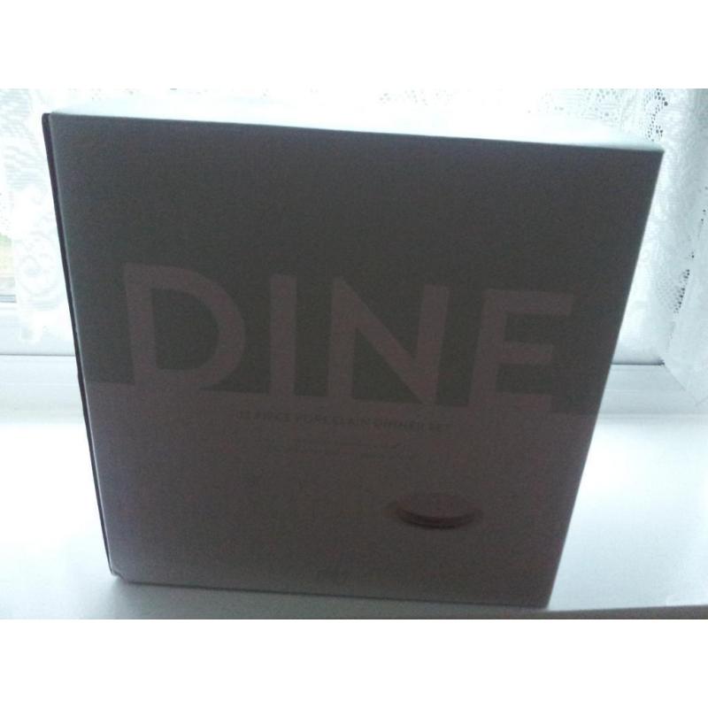Dinner set (Brand New)