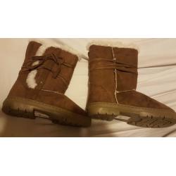 Ladies Ankle Sude boots 5 100% POLYSTERS LINING BRAND NEW BOOTS
