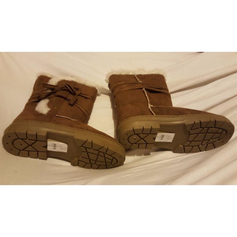 Ladies Ankle Sude boots 5 100% POLYSTERS LINING BRAND NEW BOOTS