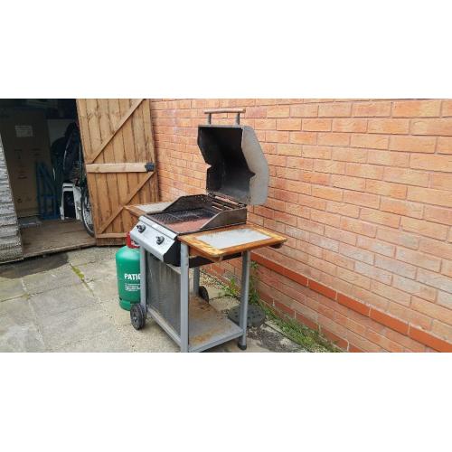 Gas barbeque with bottle and gas