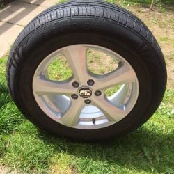 Toyota RAV4 alloy wheels (Brand new)