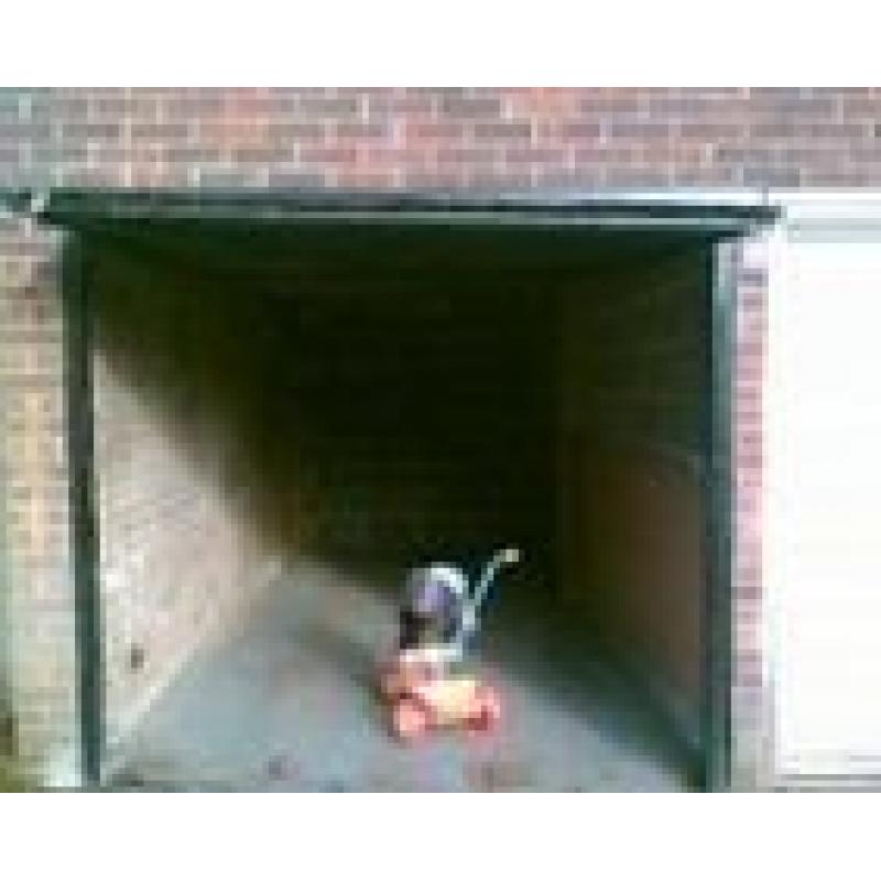 GARAGE FOR RENT