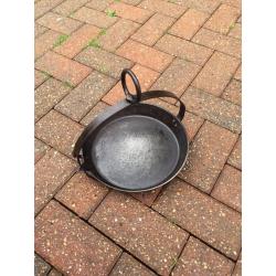 Cast iron pot