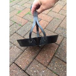 Cast iron pot