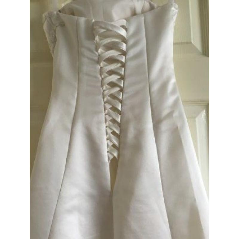 Beautiful Detailed Wedding Dress