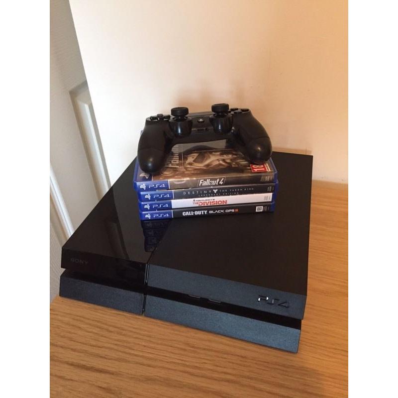 PS4 1TB with 4 games and Headset