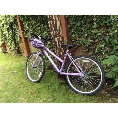 Leisure bike with helmet