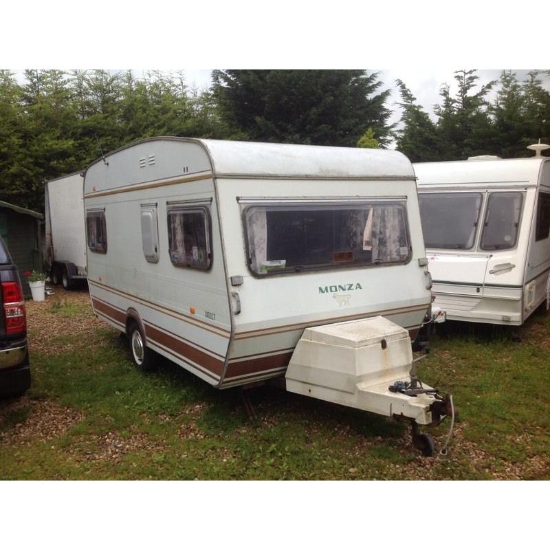 MONZA 1400CT RETRO, 4 BERTH CARAVAN