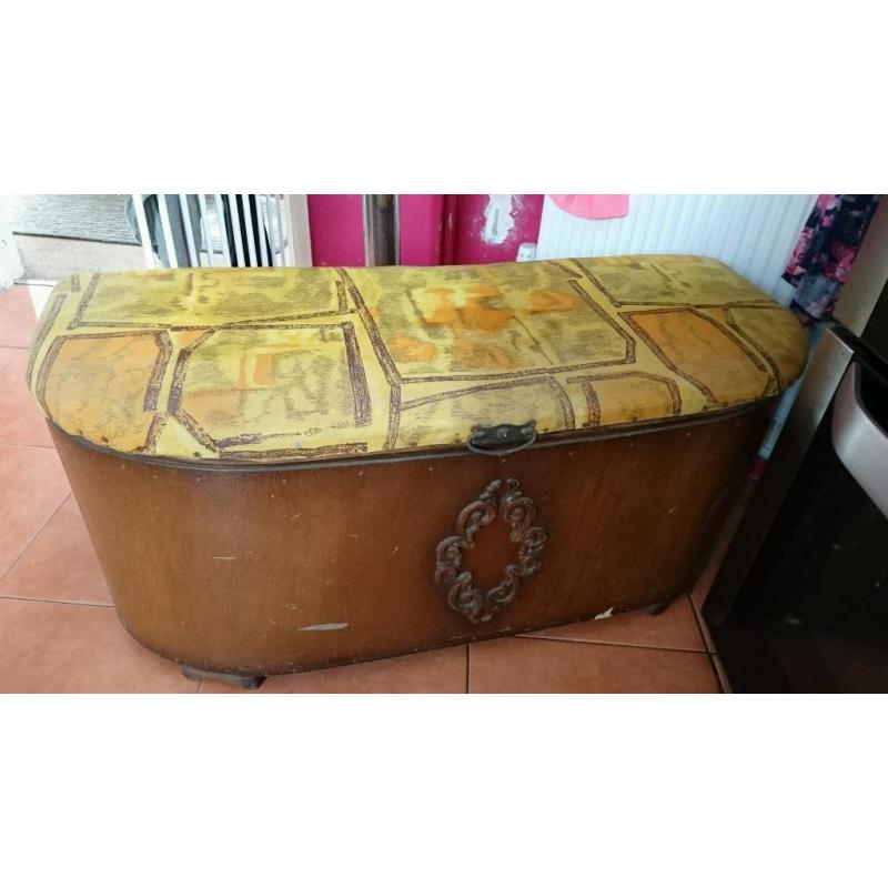 Art deco style blanket/storage chest