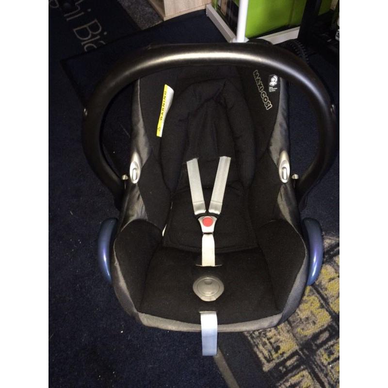 Maxicosi carbiofix car seat 0-12 months
