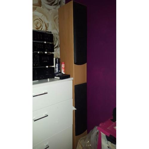 Separates stereo with 2 speakers