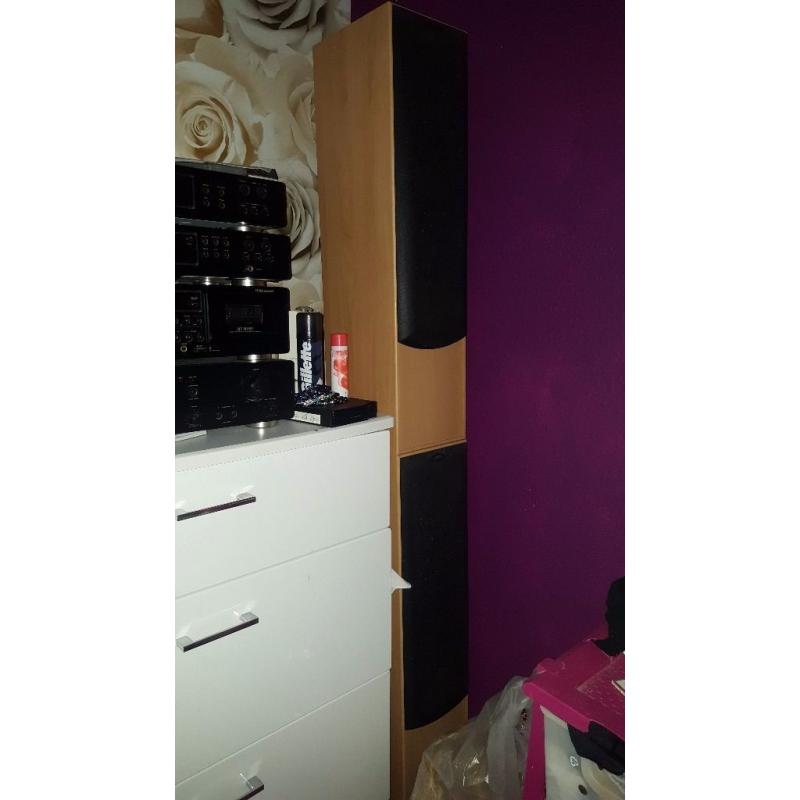 Separates stereo with 2 speakers