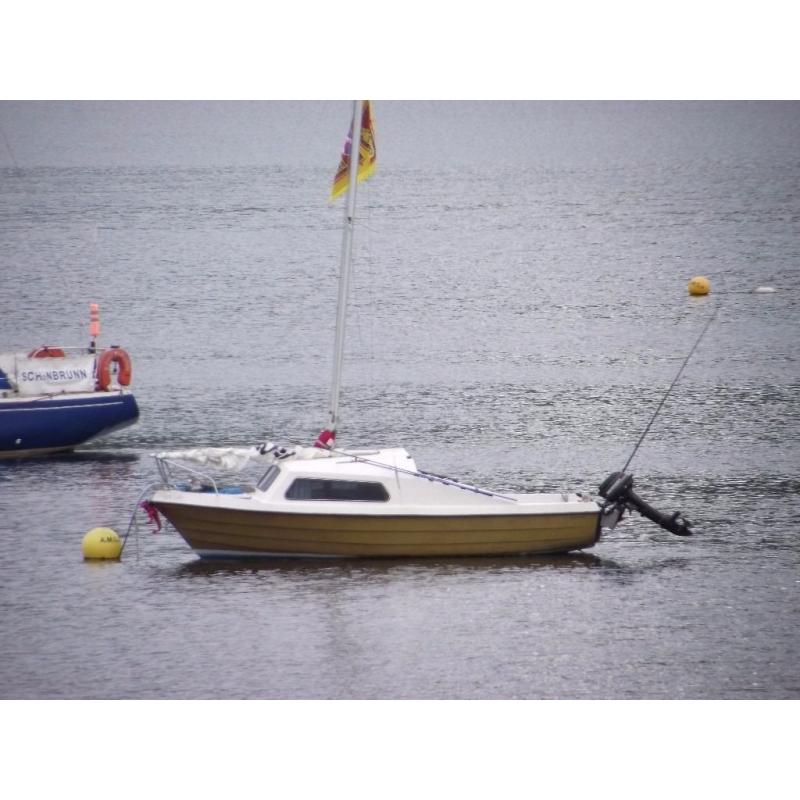 Pedro 17 sailor fully refurbished to high standard, inc outboard,dingy, contents,12v ele nav lights