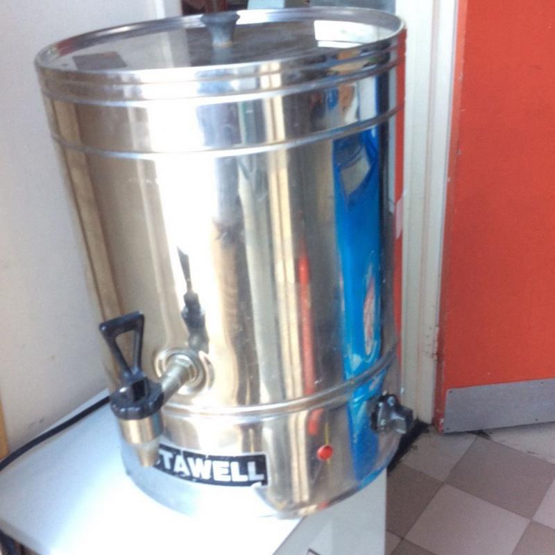 Catering water boiler