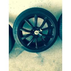 20 INCH BLACK EVOQUE ALLOY WHELLS AND TYRES