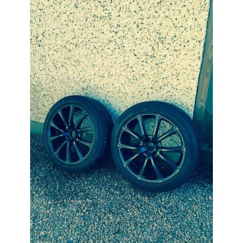 20 INCH BLACK EVOQUE ALLOY WHELLS AND TYRES