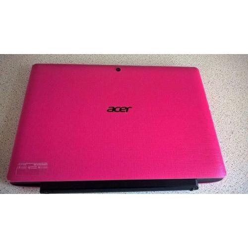 Acer Aspire Switch 10E Tablet / Netbook Windows 10 Like new boxed with charger