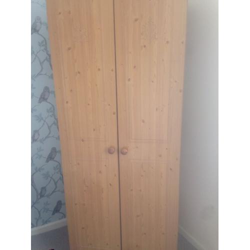 Wardrobe / chest of draws