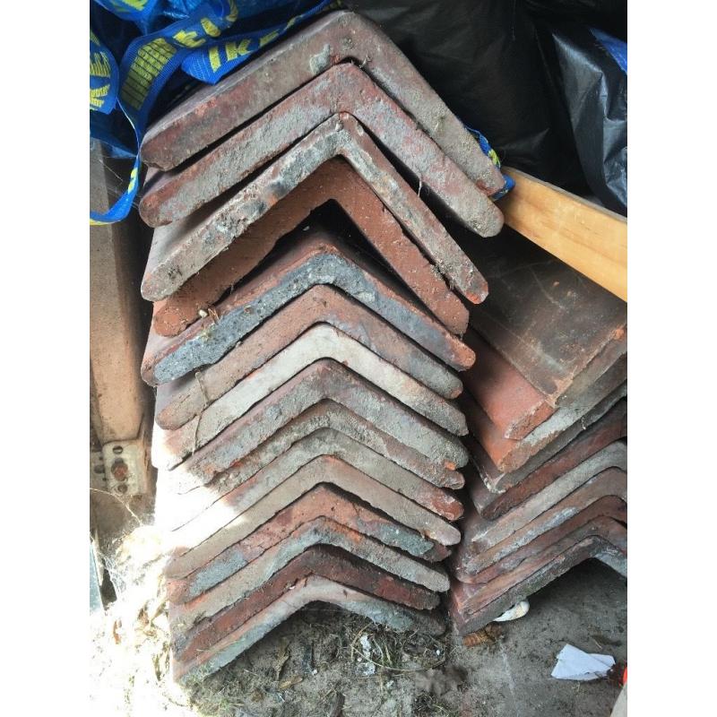 25 ridge tiles