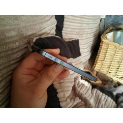 Iphone 5 64gb black good working order, can't find any network