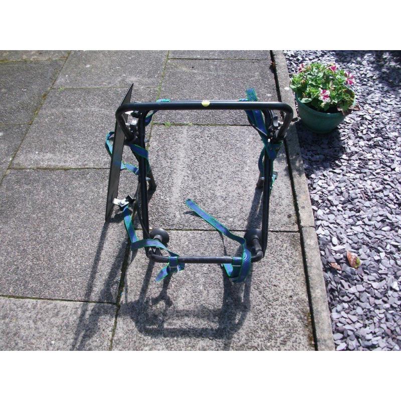 CYCLE CARRIER WITH NUMBER PLATE ATTACHMENT