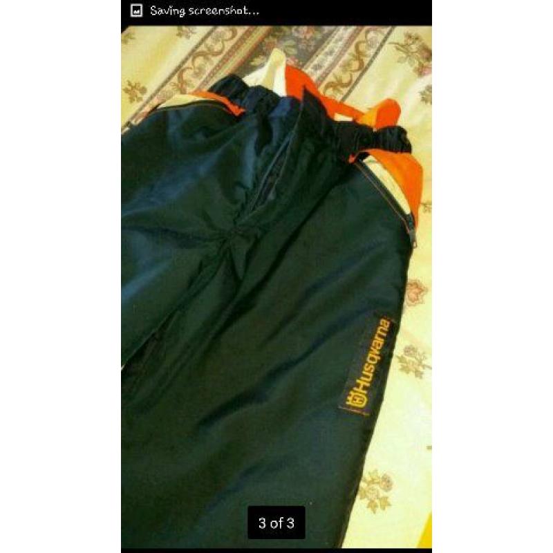HUSQUVARNA CHAINSAW TROUSERS & BRACES 36 - 38"
