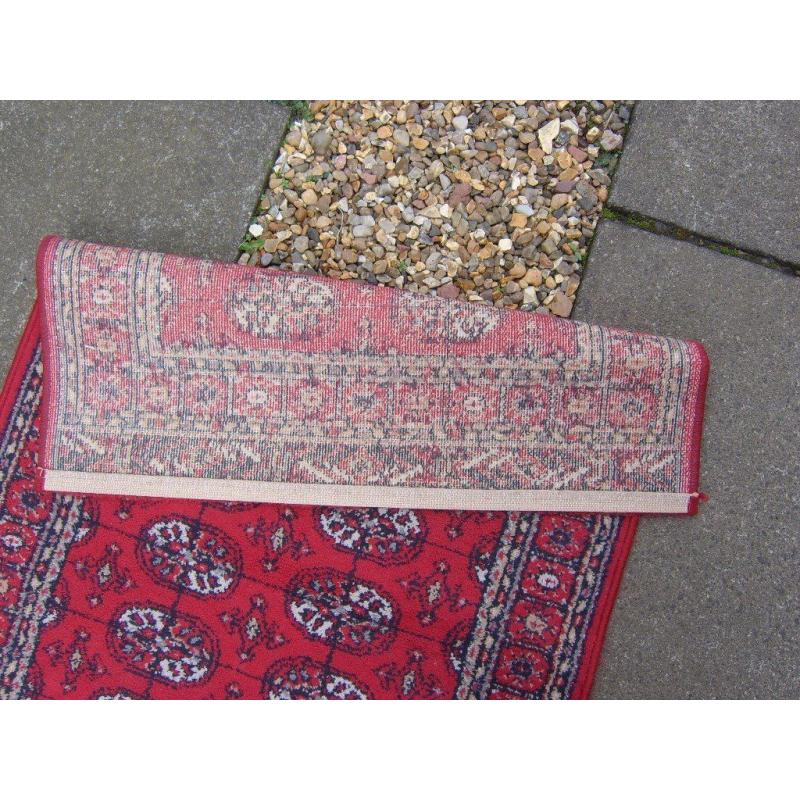 Quality Hand Woven Wool Rug in Excellent Condition