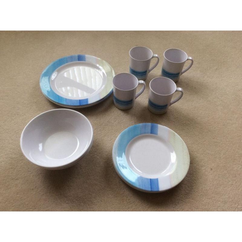 16 Piece Melamine Dinner Set