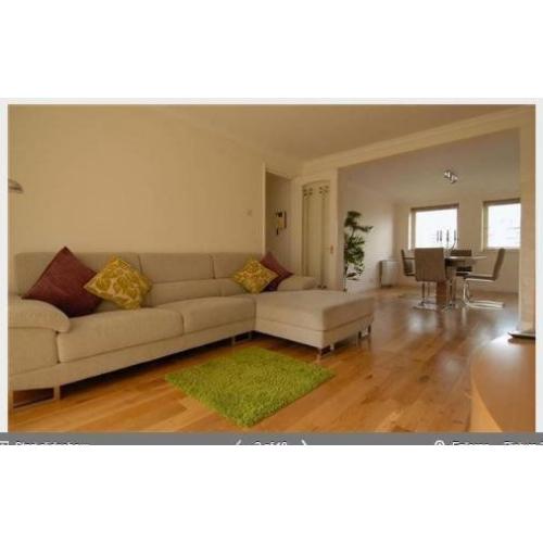 Double bedroom in a modern flat near City Cente