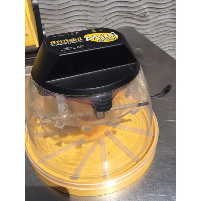 Brinsea egg incubator