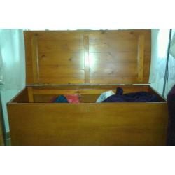 Ottoman/Trunk/Toy box/Storage box