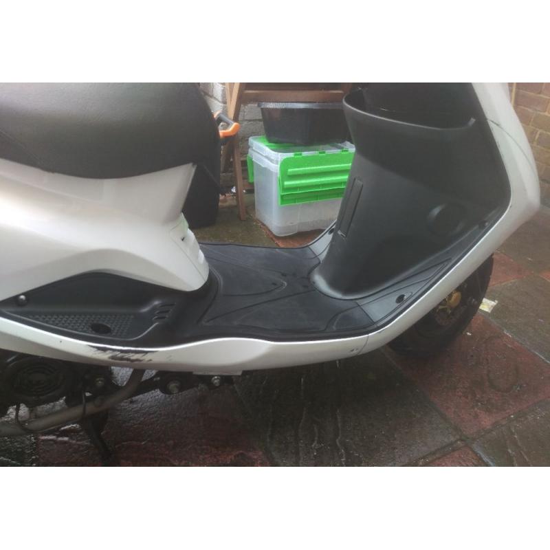 2012 Yamaha Vity 125cc moped