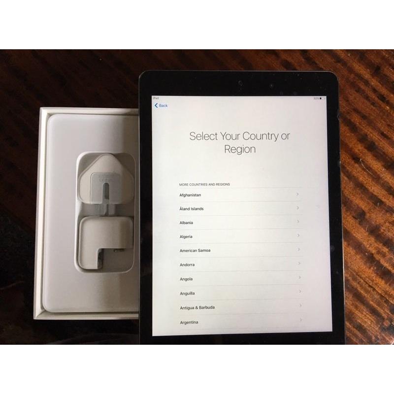 Apple i pad air 64 gig