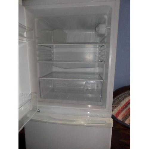 Currys CE55CW13 Fridge Freezer - White Good Condition