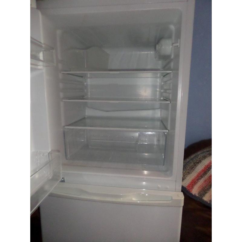 Currys CE55CW13 Fridge Freezer - White Good Condition