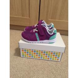 BNIB Clarks size 5F