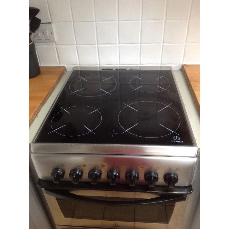 INDESIT 50cm Electric Stainless Steel Cooker