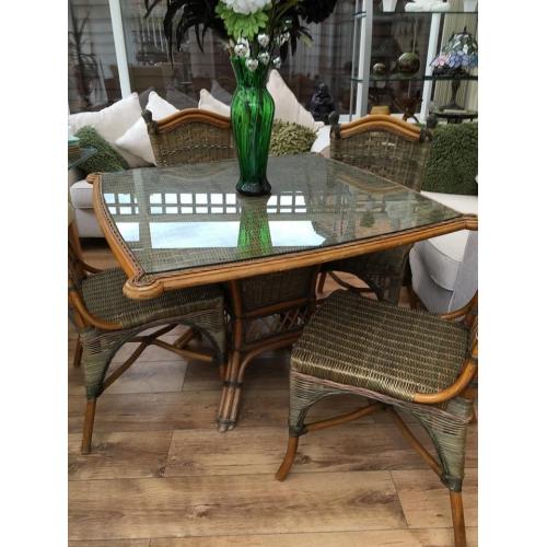 table and 4 chairs