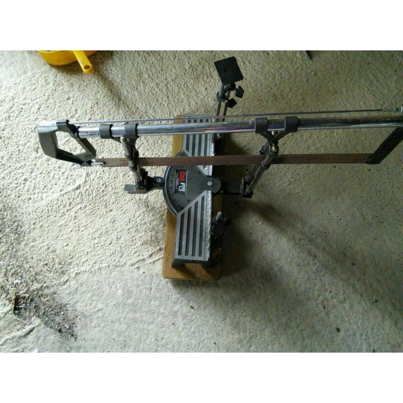 Power devil mitre saw