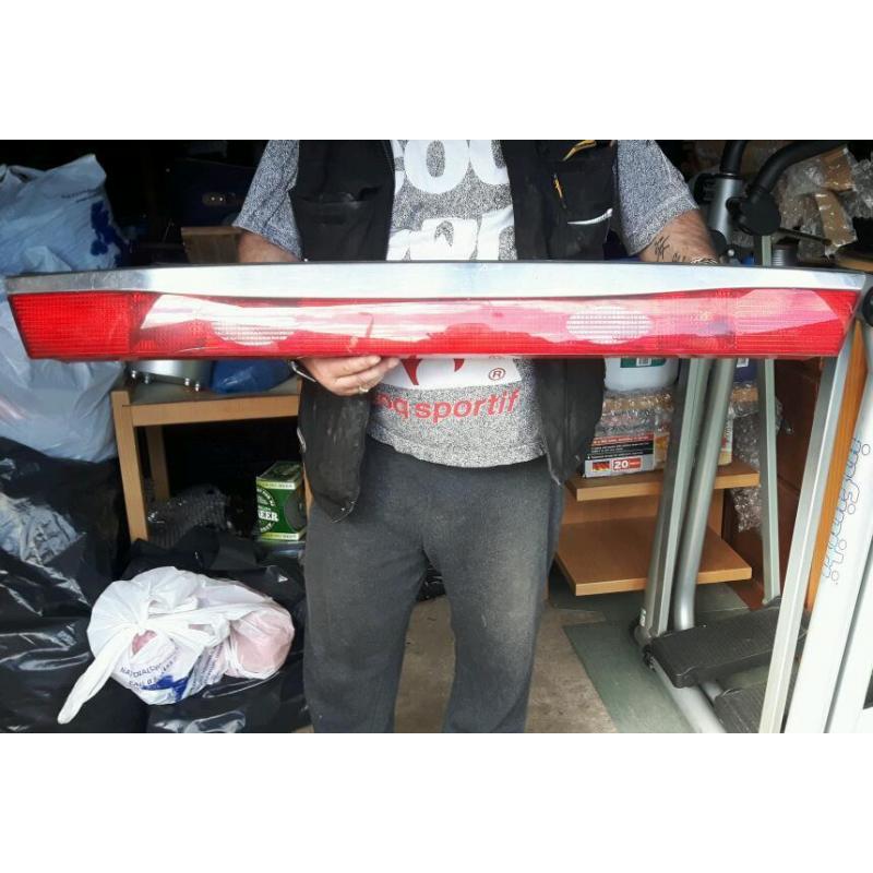 Ford scorpio r registration boot light